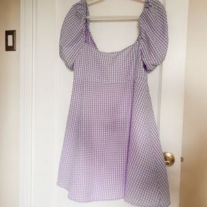 Seersucker gingham dress with cutout